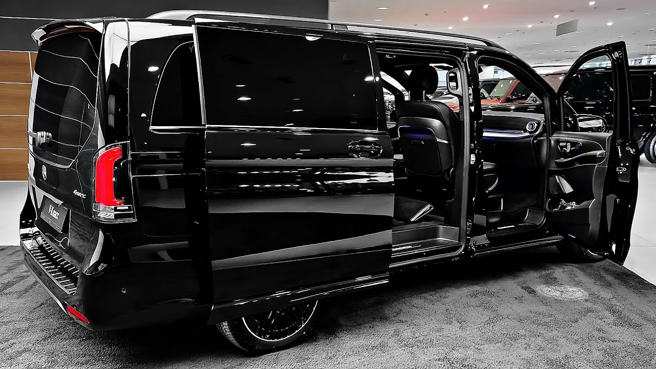 سيارة كبيرة فخمة