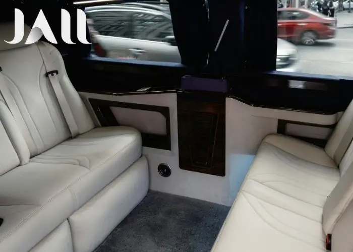 سيارة ليموزين طويله للايجار عنوان الفخامة في المناسبات الخاصة