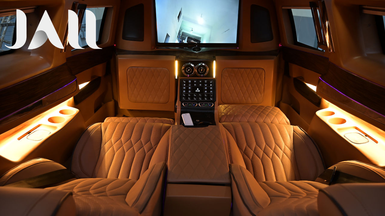 افضل-سعر-ايجار-سيارة-ليموزين-في-الرياض-لرجال-الأعمال-وخدمات-ال- VIP